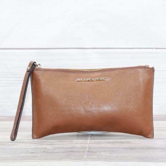 Michael Kors Handbags - Michael Kors Bedford Brown Leather Purse Wristlet Clutch Wallet